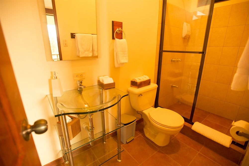 Pura Vida Retreat & Spa Pilas Eksteriør bilde